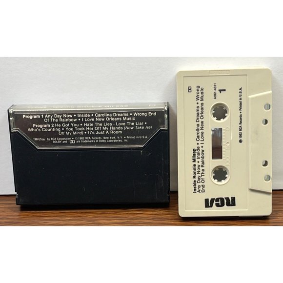 Inside Ronnie Milsap Cassette Tape 1982 Country Pop RCA - Picture 2 of 4